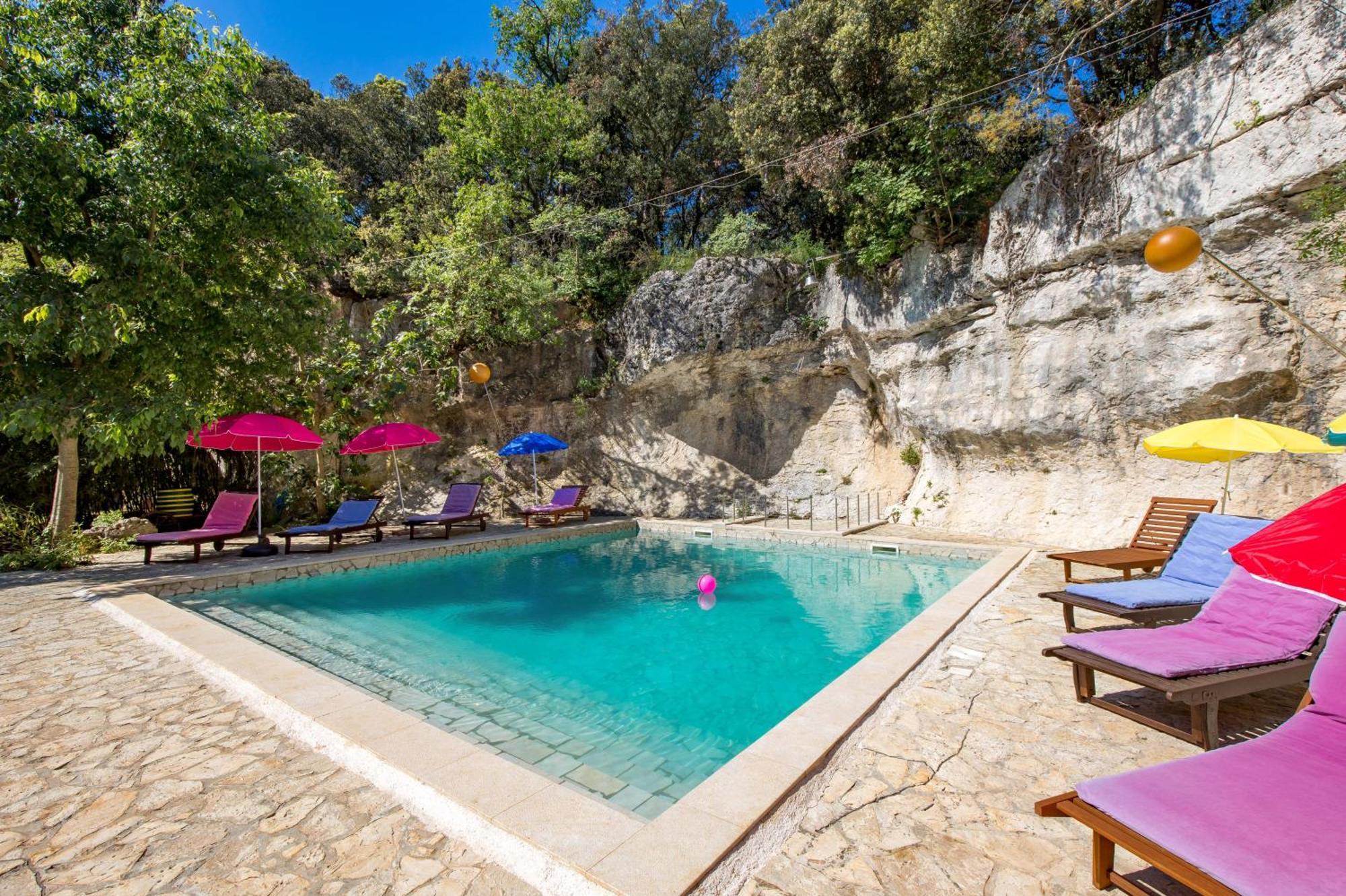 House Cave Romana *