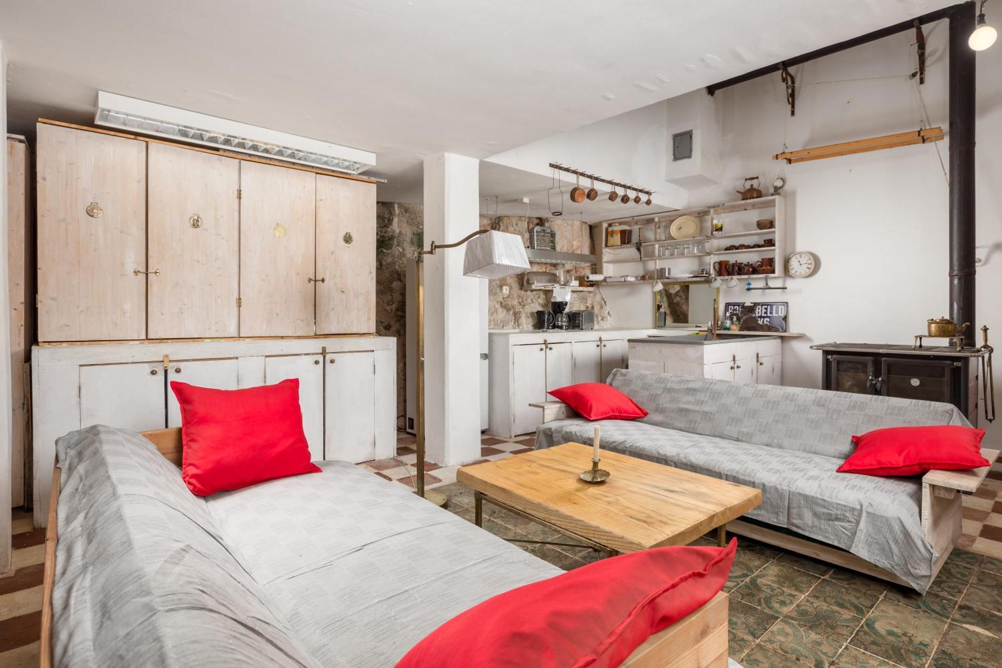 House Cave Romana *